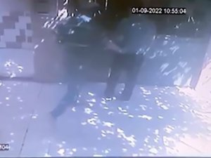 Bina Görevlisini Sırtından Bıçakladı