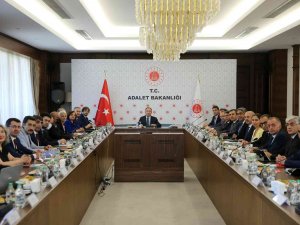 Bakan Bozdağ: "Yeni Bir Hukuk Sigortası Düzenini Ülkemize Kazandırmak İstiyoruz"