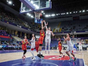 A Milli Erkek Basketbol Takımı, İ̇spanya’ya 72-69 Yenildi
