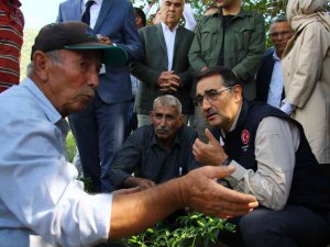 Bakan Dönmez, Sıfır Maliyet İle Güneş Enerjisinden Tarla Sulaması Yapan Mobi̇tem Ürününü İnceledi