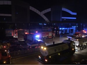 Lüks Araç Firmasının Bakım Merkezinde Yangın Paniği
