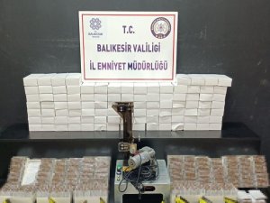 Balıkesir’de 6 Bin Adet Doldurulmuş Makaron Ele Geçirildi
