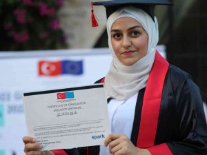 Mülteci Öğrenciler Ab Desteğiyle Dijitalleşme Ve Yeşil Dönüşüm Sektörlerine Kazandırılıyor