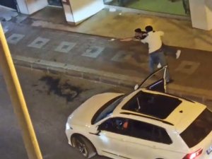 Esenyurt’ta Yol Kavgasında Mermiler Havada Uçuştu