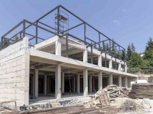 Çamlıyayla’da Katlı Otopark Bir Ay Sonra Hizmete Giriyor