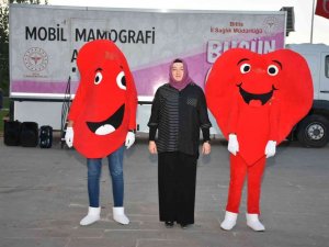 Tatvan’da ‘Sağlık Sokağı’ İle Vatandaşlar Bilgilendiriliyor