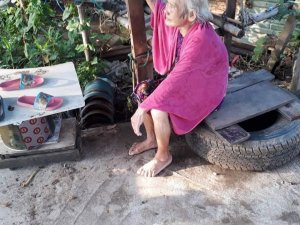 Yaşlı Kadın Ailesine Yük Olmamak İçin İntihar Girişiminde Bulundu