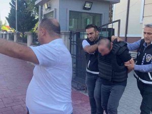 Karısını Defalarca Bıçaklayan Cani Koca Adliyeye Sevk Edildi