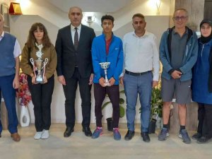 Şampiyon Tenis Akademisine Kutlama