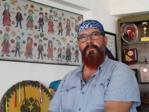 Anadolu’nun Geleneksel Kıyafetlerinden 42 Yıllık Koleksiyon Oluşturdu