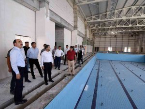 Başkan Altay, Ereğli Yarı Olimpik Yüzme Havuzunu İnceledi