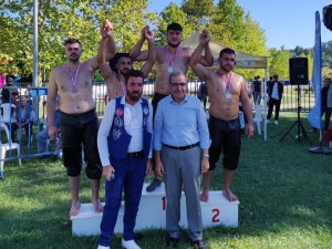 Körfezli Genç Güreşçiler Madalya İle Döndü