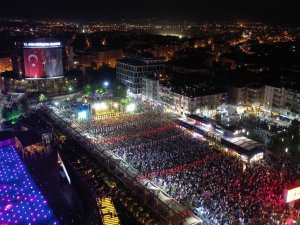 On Binlerce Aydınlı, Kurtuluş Coşkunu Haluk Levent Konseri İle Yaşadı