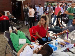 İ̇lkokula Başlayan 340 Öğrenci Velisi Aynı Gün Kan Bağışında Bulundu