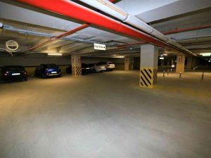 Kent Meydanı Otoparkı Hizmete Devam Ediyor
