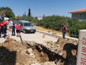Su Arızasını Giderirken Göçük Altında Kaldılar