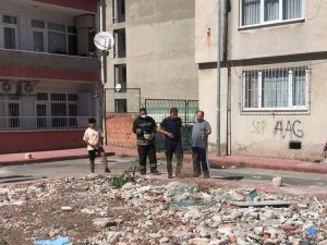 Bina Enkazından Gelen Patlama Sesleri Paniğe Yol Açtı