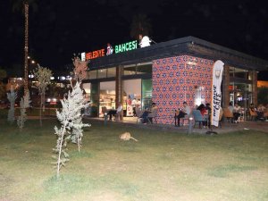 Belediye Bahçesi Yerli Ve Yabancı Misafirlerin Uğrak Yeri Oldu