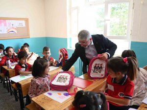 Çorum Belediyesinden 4 Bin 721 Öğrenciye Çanta Ve Kırtasiye Yardımı