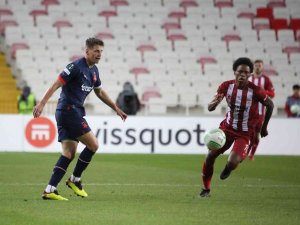 Uefa Avrupa Konferans Ligi: Sivasspor: 0 - Slavia Prag: 1 (Maç Devam Ediyor)