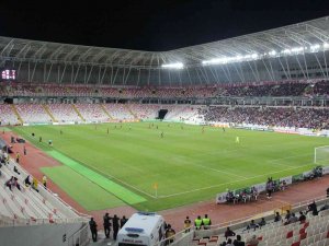 Sivassporlu Taraftarlar Slavia Prag Maçına İlgi Göstermedi