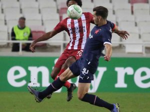 Uefa Avrupa Konferans Ligi: Sivasspor: 1 - Slavia Prag: 1 (İ̇lk Yarı)