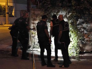 Sokakta Ortasında Tartıştığı Şahıs Tarafından Silahla Vuruldu