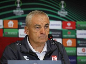Rıza Çalımbay: “Oyuncularımı Kutluyorum”