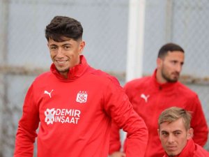 Sivasspor, Özkan Yiğiter’in Sözleşmesini 3 Yıl Uzattı