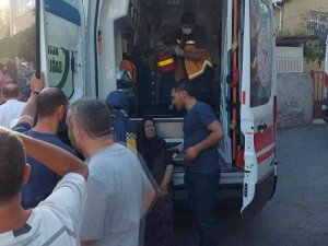 Ümraniye’de Yangın Çıkan Evdeki Yaşlı Kadın, Torununu Ve Köpeğini Komşular Kurtardı