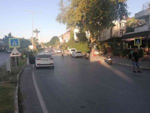 Yayalara Yol Vermek İçin Duran Otomobilin Altına Girdi