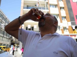 Bunaltan Sıcakların Serinleten İçeceği: Meyan Şerbeti