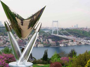Bosphorus Cup’ın Can Yalman Tasarımı Kupası Yeni Sahibi İçin Geri Sayımda