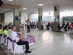 Aydın’da Servis Şoförleri Ve Rehber Personellere Trafik Eğitimi Verildi