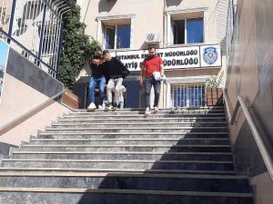 Bakırköy’de 2 Hırsız Çaldıkları Otomobilde Yakalandı