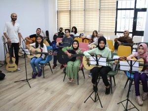 Elazığ Belediyesinin Enstrüman Kurslarına Yoğun İlgi