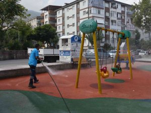 Yunusemre Belediyesinden Çocuk Parklarında Temizlik