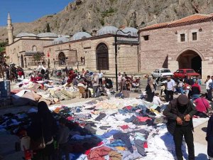 Asırlık Pazarda İkinci El Eşyaya Rağbet