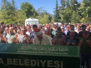 Tır Kazasında Hayatını Kaybeden 15 Yaşındaki Çocuk Gözyaşları Arasında Toprağa Verildi