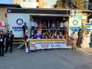 5. Uluslararası Folklor Festivali Kortej Yürüyüşü
