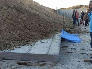 Çöken Duvarın Altında Kalan Usta Hayatını Kaybetti