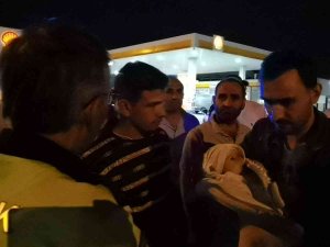 Otomobil Bisiklete Çarptı, 4 Kişi Yaralandı: 3 Aylık Bebek Kazadan Yara Almadan Kurtuldu