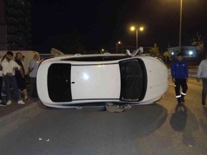 Kırıkkale’de İki Otomobil Çarpıştı: 1’i Polis, 5 Yaralı