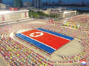 Kuzey Kore’nin Kuruluşunun 74. Yılı Görkemli Bir Törenle Kutlandı