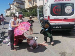 Kazada Yaralanan Kadına Şemsiyeli Koruma