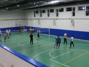 İ̇nönü’de Geleneksel Voleybol Turnuvası Başladı