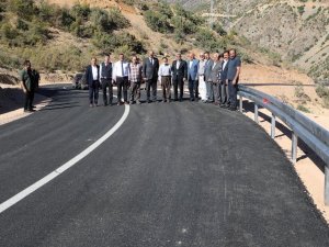 29 Yıl Önce 33 Sivilin Teröristlerce Öldürüldüğü Başbağlar Köyü Asfalt Yola Kavuştu