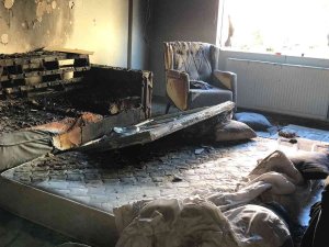 Kocaeli’de Kadının Doğalgaz Vanalarını Açtığı Dairede Patlama: 15 Ev Ve Bir Araç Hasar Gördü