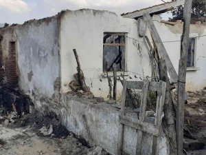 Sanat Ve Siyaset Dünyasından ‘Bir Tuğla Da Sen Koy’ Kampanyasına Destek Yağıyor