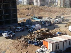 İ̇nşaatta Vinç Devrildi: 3 Ölü, 2 Ağır Yaralı